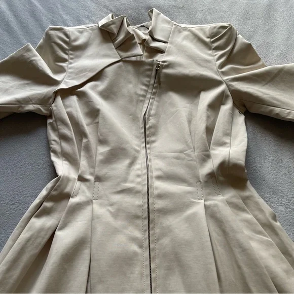 Giorgio Armani Cream Trench Coat - Picture 12 of 16